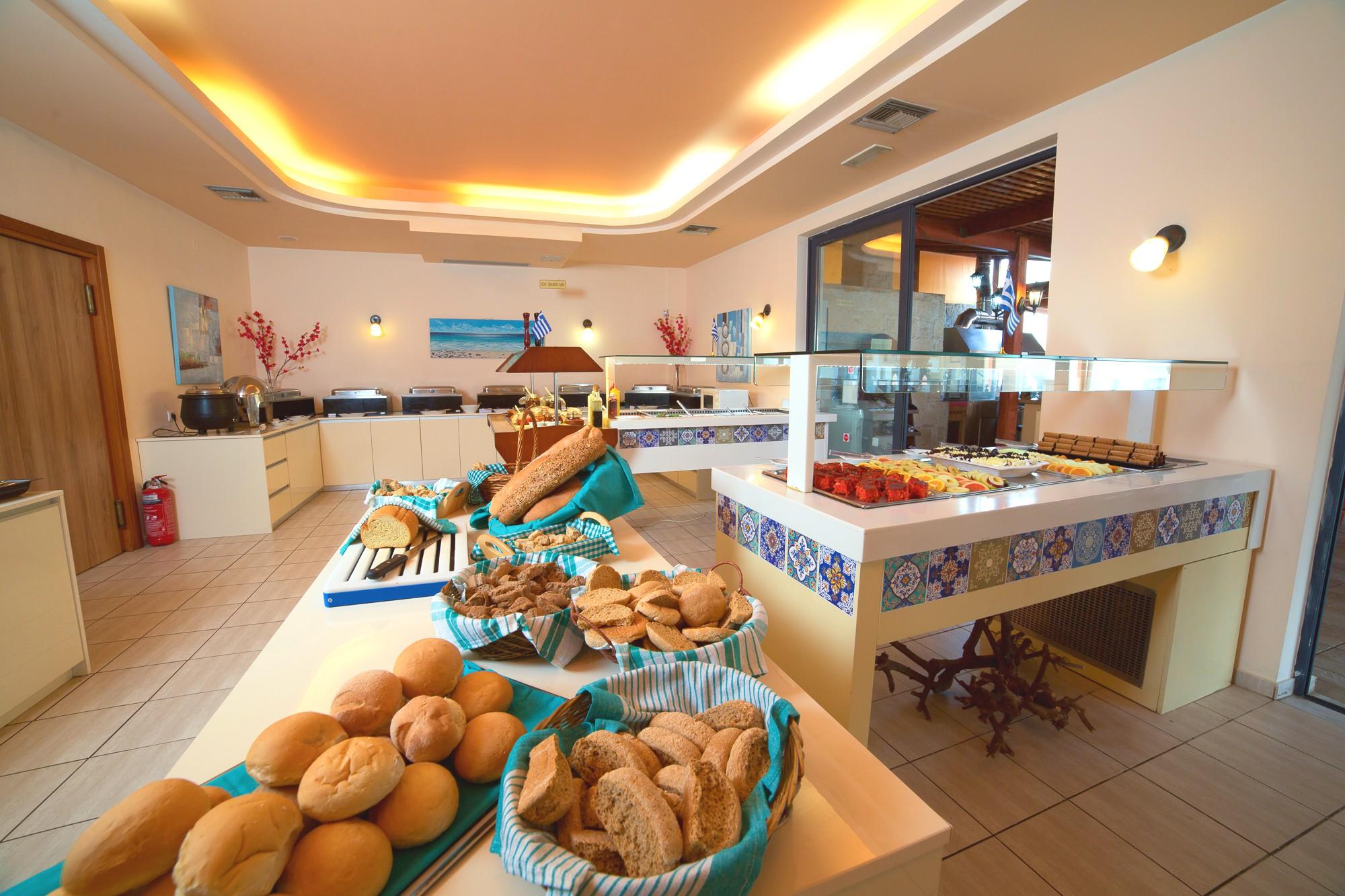 Blue Aegean Hotel & Suites Gouves Exterior photo